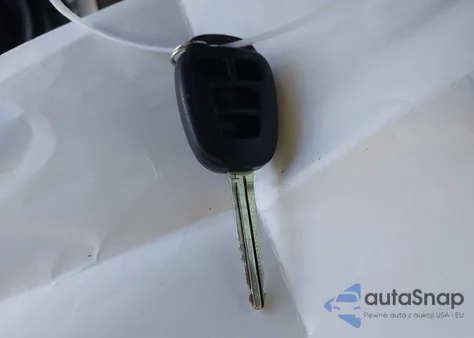 2017 Toyota Rav4 Xle z USA, uszkodzony, nr VIN 2T3WFREVXHW376066